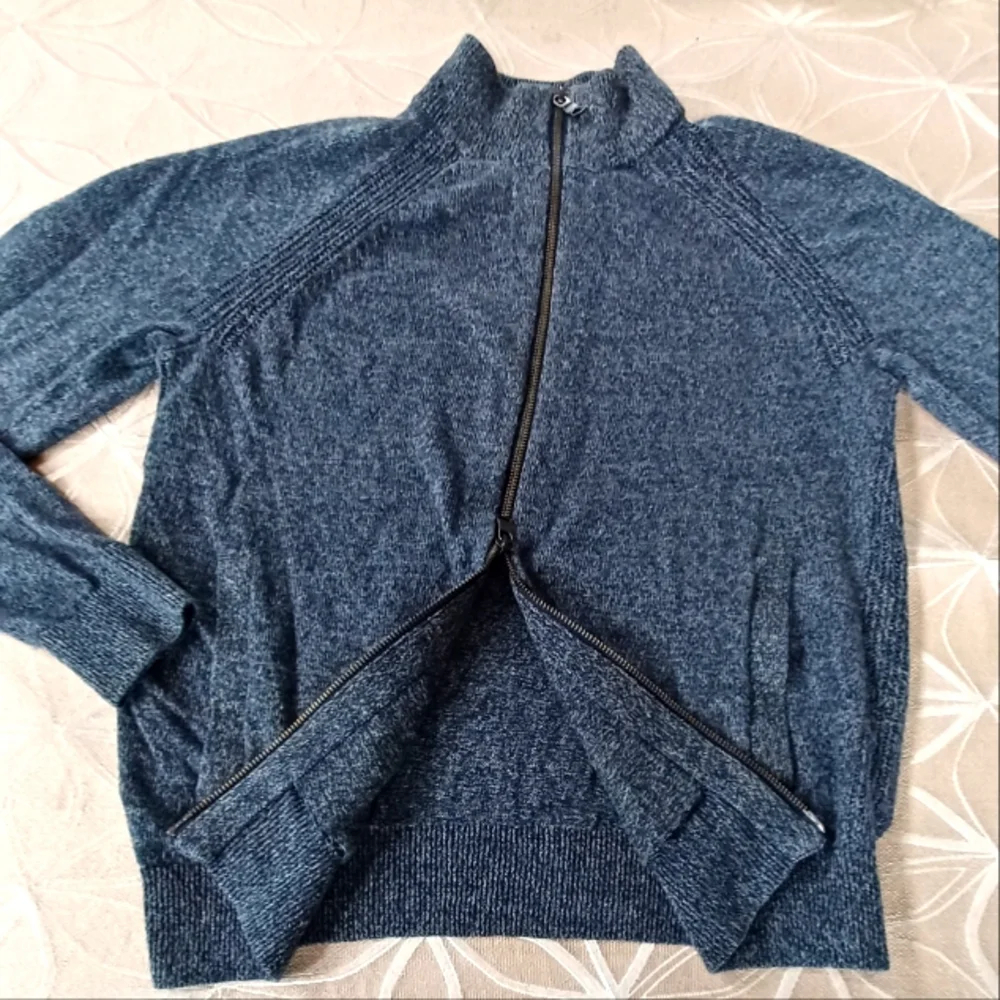 Banana Republic,  Men's Performance Linen, Zip Sweater!